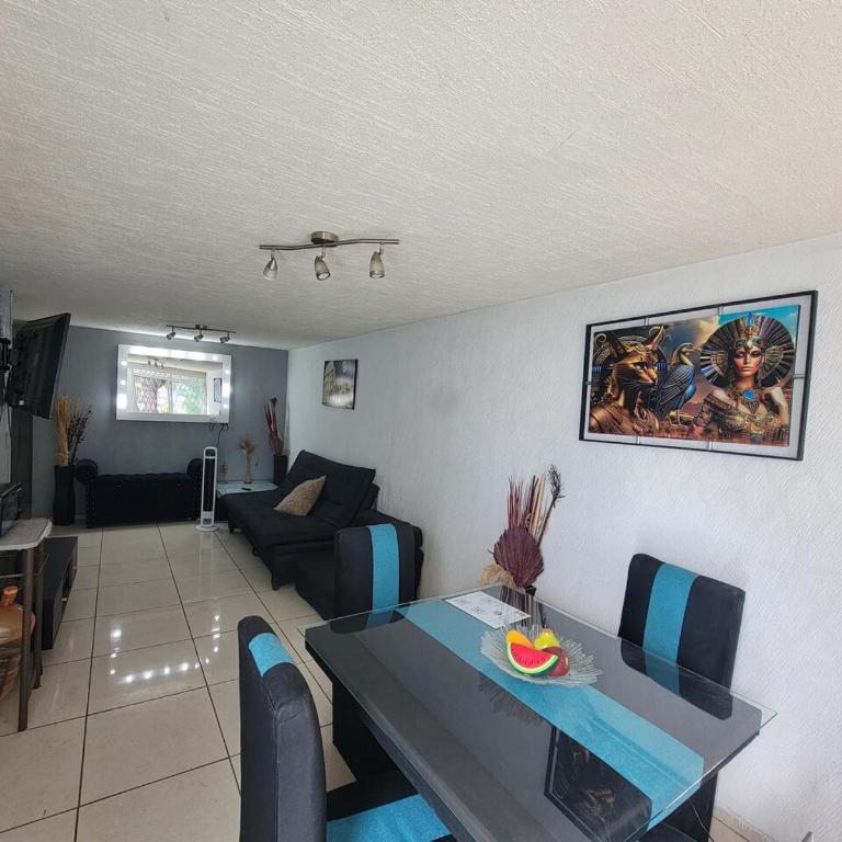 Águilas House 1 Alojamiento entero 3 habitaciones - Three-Bedroom Apartment - 1