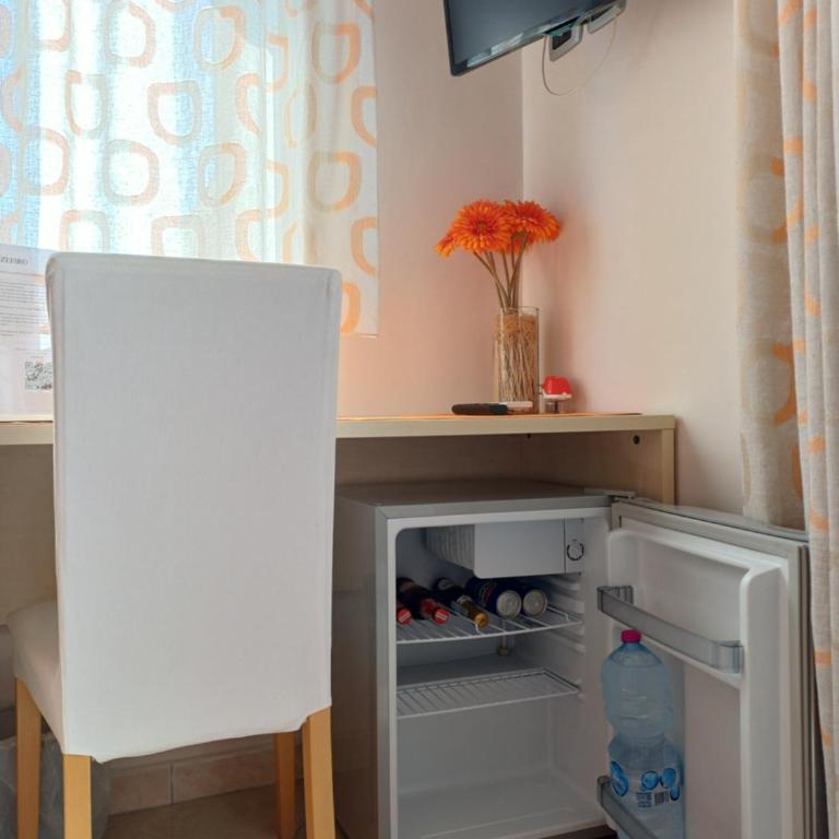 Zefiro B&B - Camera Matrimoniale/Doppia con Letti Singoli con Bagno Privato - 7