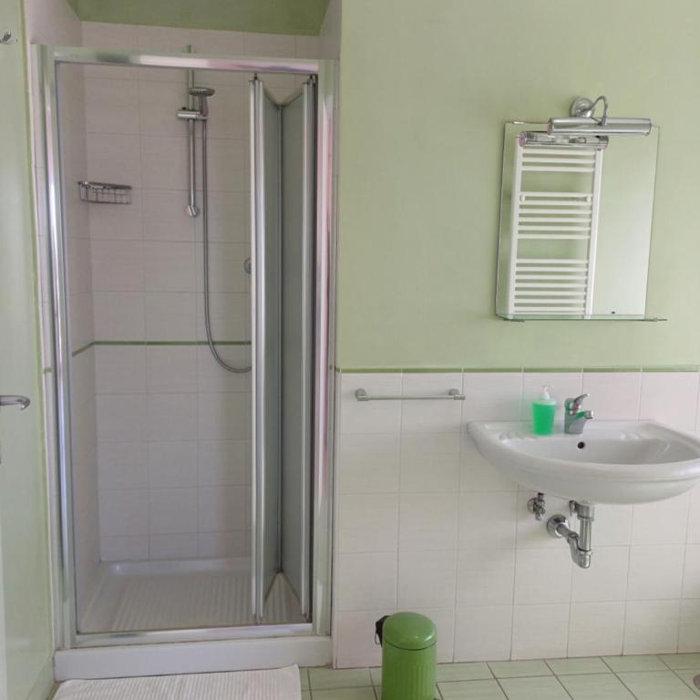 Zefiro B&B - Camera Matrimoniale/Doppia con Letti Singoli con Bagno Privato - 13