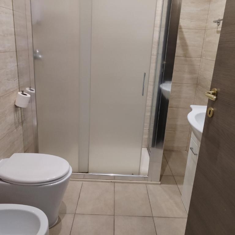 Nuova fiera camera - Camera Tripla Comfort con Doccia - 2