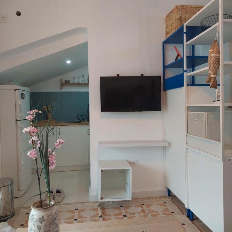 Bonaca Home Kotor - One-Bedroom Apartment with Sea View and Balcony - 12