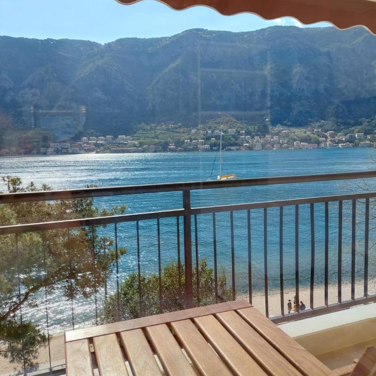 Bonaca Home Kotor - One-Bedroom Apartment with Sea View and Balcony - 1