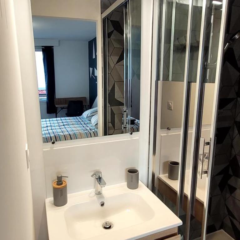 Appartement Hyper-Centre 3 Chambres 3 Salles de Bain Parking - Appartement 3 Chambres - 30