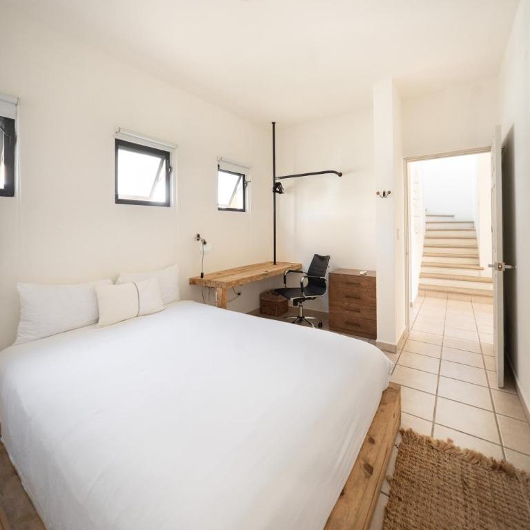 Grand Villa with Private Patio & Parking by Tasman - Villa - 38