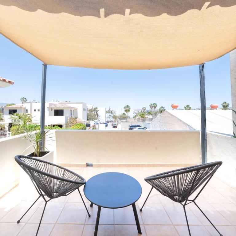 Grand Villa with Private Patio & Parking by Tasman - Villa - 44