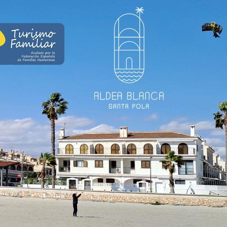 Chalet frente al mar en Santa Pola - Playa Tamarit - Apartamento Deluxe de 4 dormitorios - 1