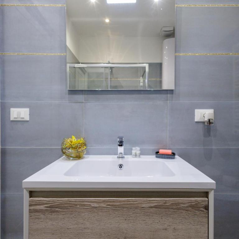Genoa Lux Apartments with parking - Premium Apartment - 2