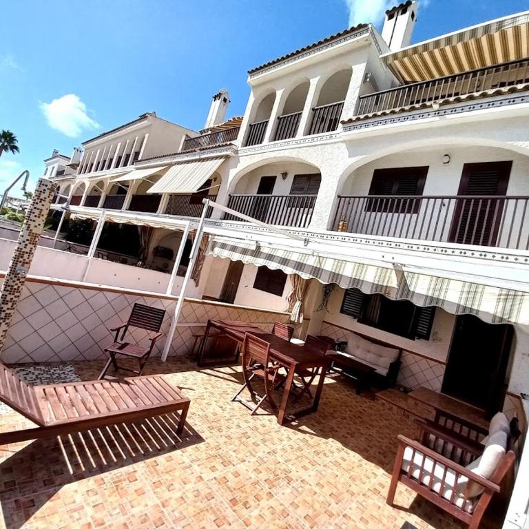 Chalet frente al mar en Santa Pola - Playa Tamarit - Apartamento Deluxe de 4 dormitorios - 2