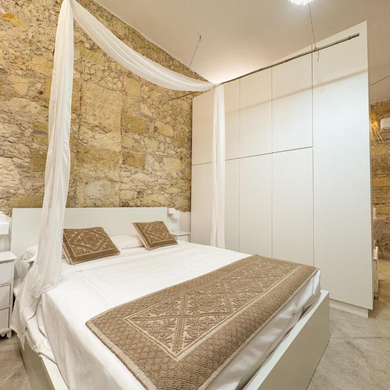 Kalma Villanova - Stone Elegance in the Old Town - One-Bedroom Apartment - 4