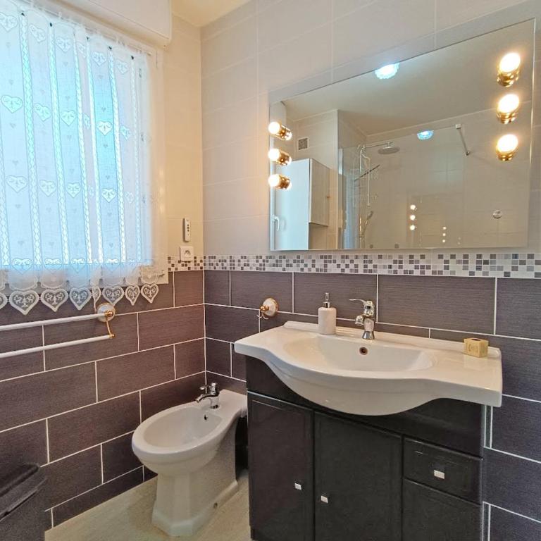 Chez Céleste, Luchon centre, T2 bis, 4 personnes - Appartement 1 Chambre - 6