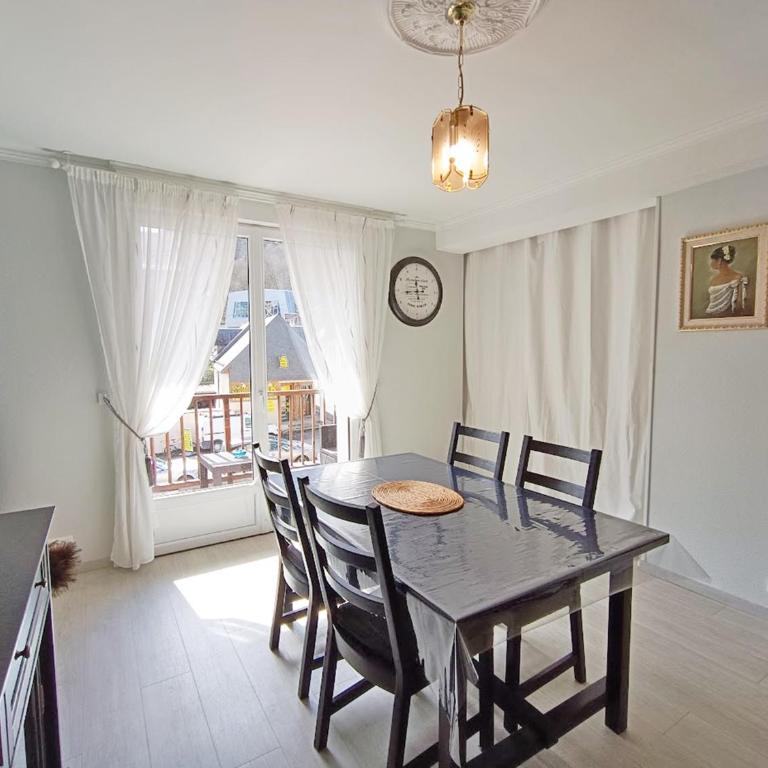 Chez Céleste, Luchon centre, T2 bis, 4 personnes - Appartement 1 Chambre - 12