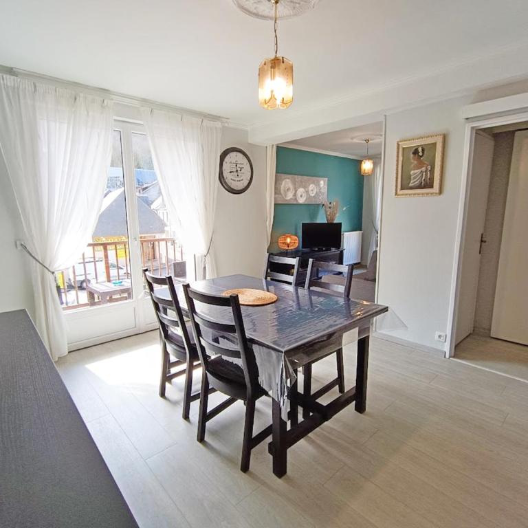 Chez Céleste, Luchon centre, T2 bis, 4 personnes - Appartement 1 Chambre - 14