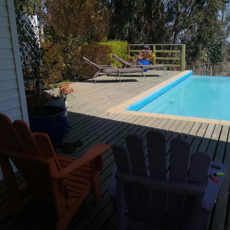 Dormitorio con baño privado en parcela con piscina - Casa de 3 dormitorios - 7