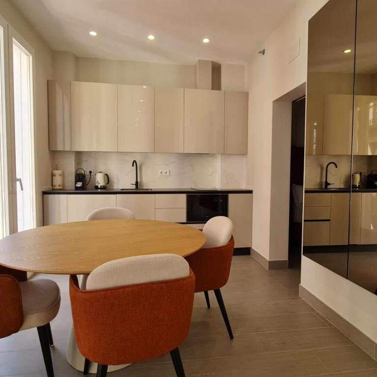 Navas 201 Elegant Suite - Deluxe Apartment - 23
