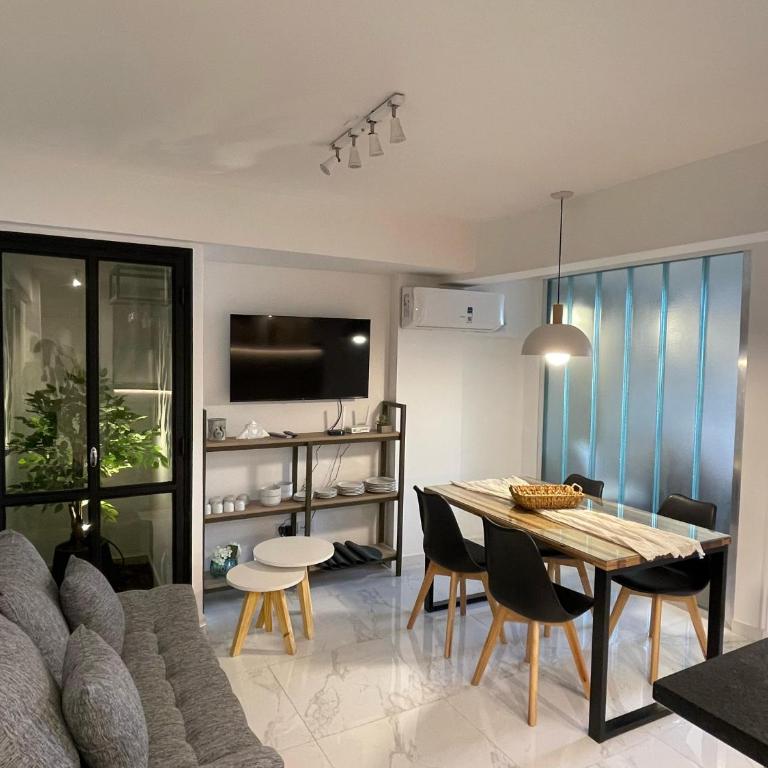 DEPARTAMENTO CENTRICO CON COCHERA - CORDOBA Argentina- - Apartamento de 2 dormitorios con balcón - 1