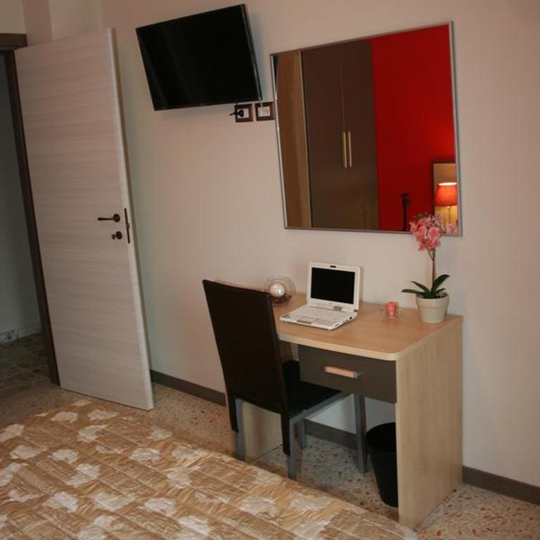Gallery B&b Milazzo - Camera Matrimoniale/Doppia con Letti Singoli con Bagno Privato - 1