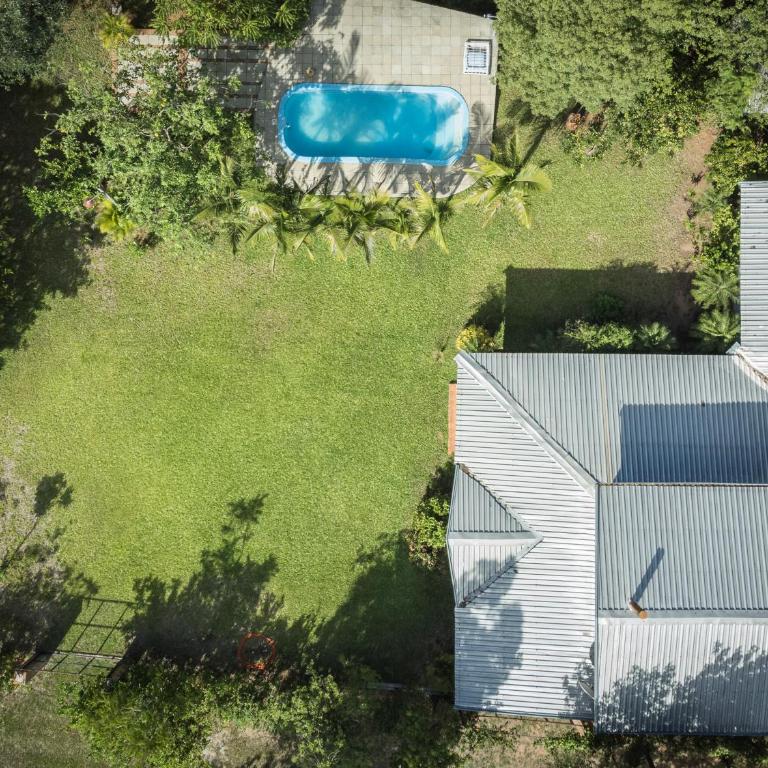 Casa Angi, con jardín y piscina en Sanber - Three-Bedroom House - 10