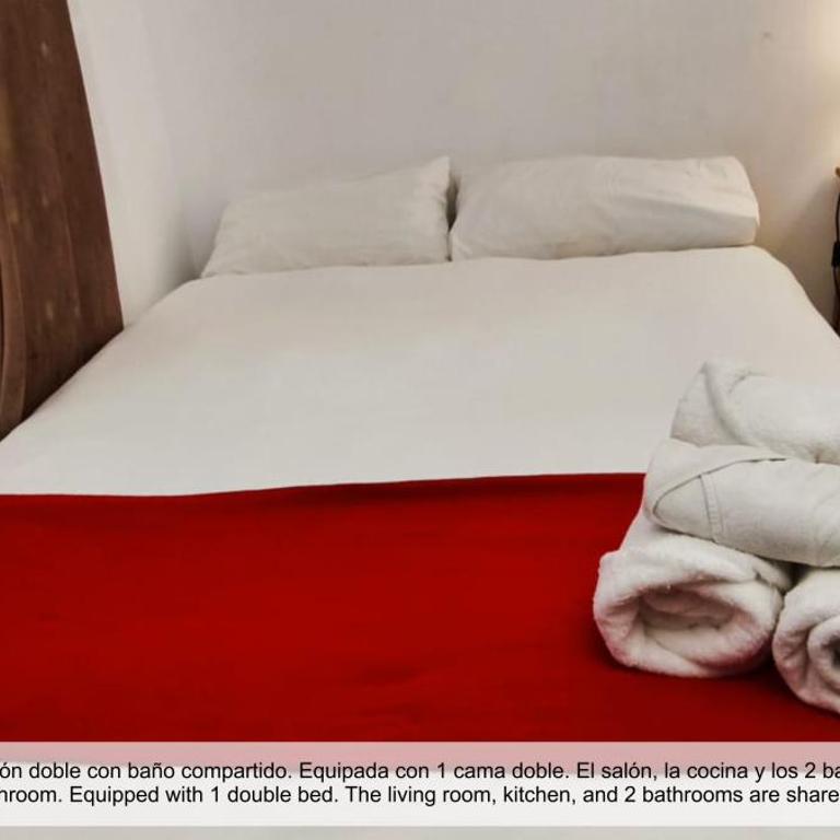 Plaza Opera Home - Double Room with Shared Bathroom - 2