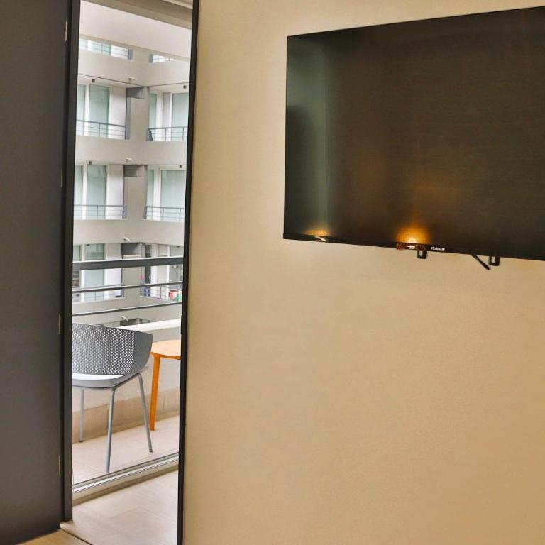 HOM I Depto en Calle Serrano Metro Parque Almagro - Apartamento - 15