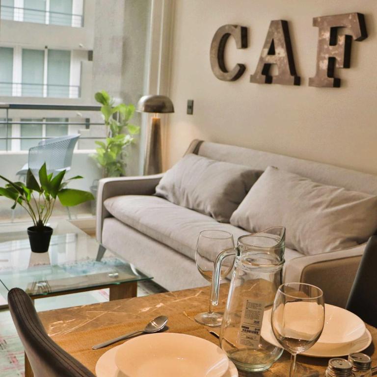 HOM I Depto en Calle Serrano Metro Parque Almagro - Apartamento - 8