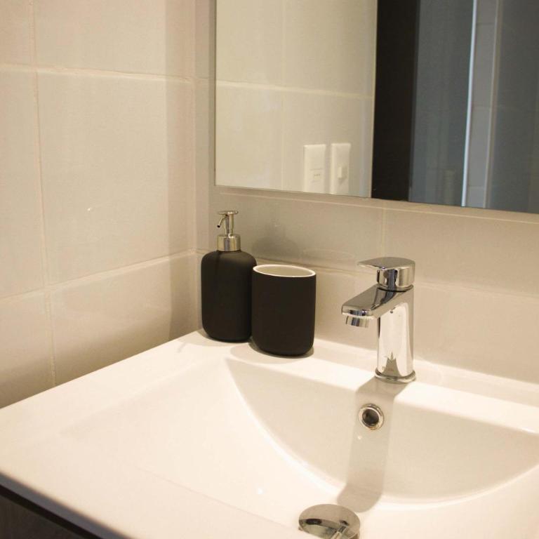 HOM I Depto en Calle Serrano Metro Parque Almagro - Apartamento - 48