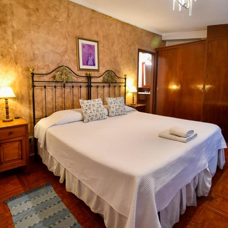 Hostal El Cerrito - Habitación Cuádruple con bañera - 1
