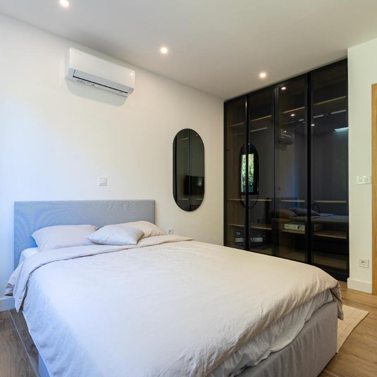 Barber Apartment - Apartman sa 2 Spavaće Sobe, Terasom i Pogledom na More - 14