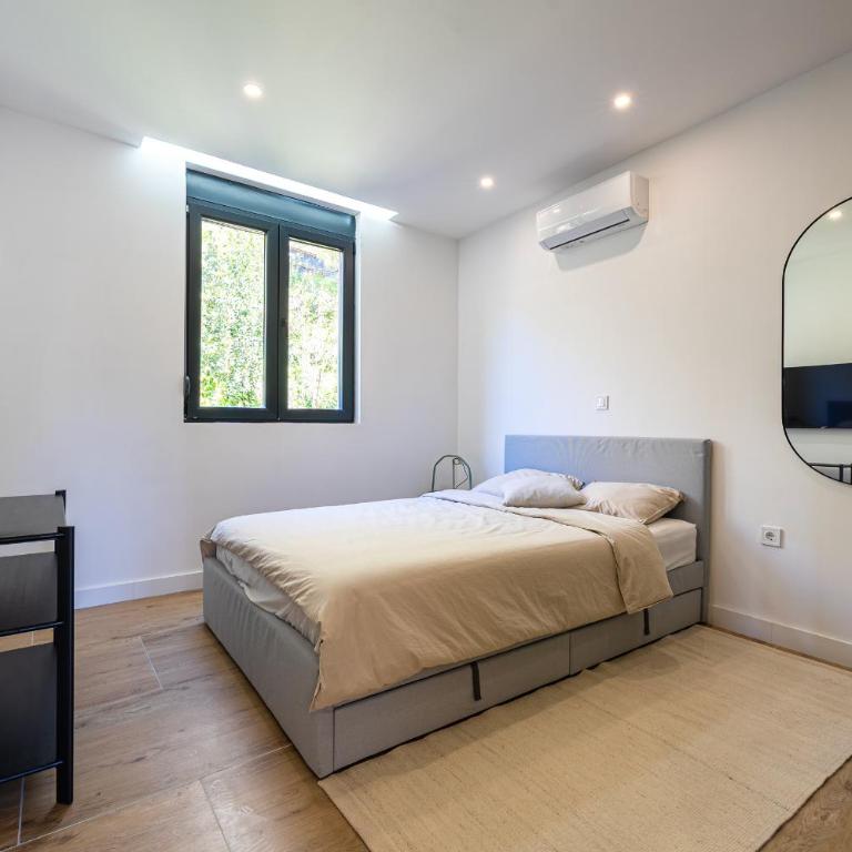 Barber Apartment - Apartman sa 2 Spavaće Sobe, Terasom i Pogledom na More - 13