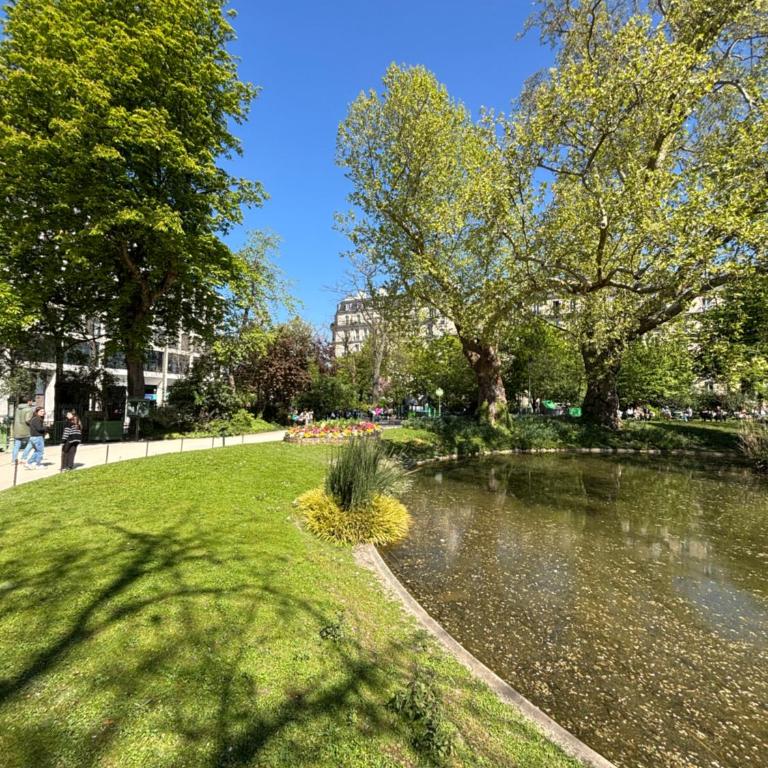 Paris 17ème - STUDIO compact 10m2 -110 sqf - coeur BATIGNOLLES - ideal SOLO traveler - Studio - 60