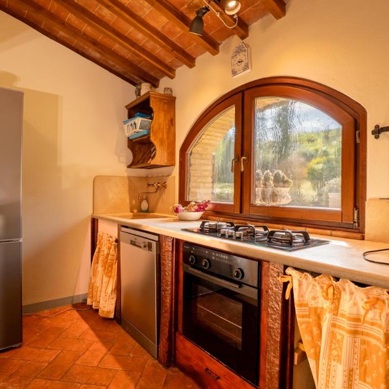 San Galgano, Pool and Lake View - Two-Bedroom Apartment - 8