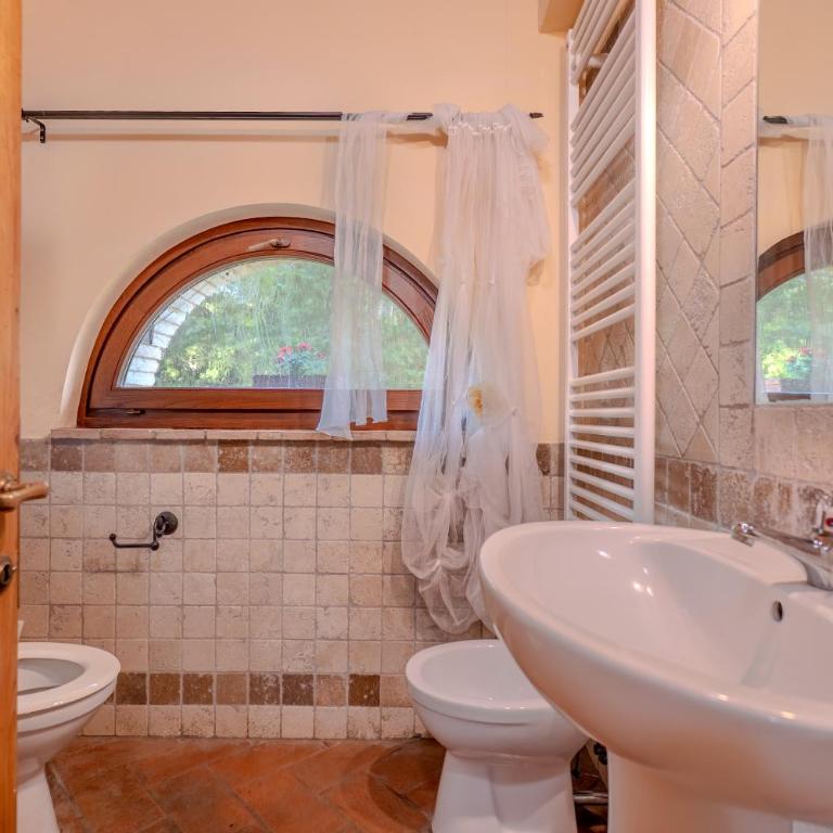 San Galgano, Pool and Lake View - Two-Bedroom Apartment - 13