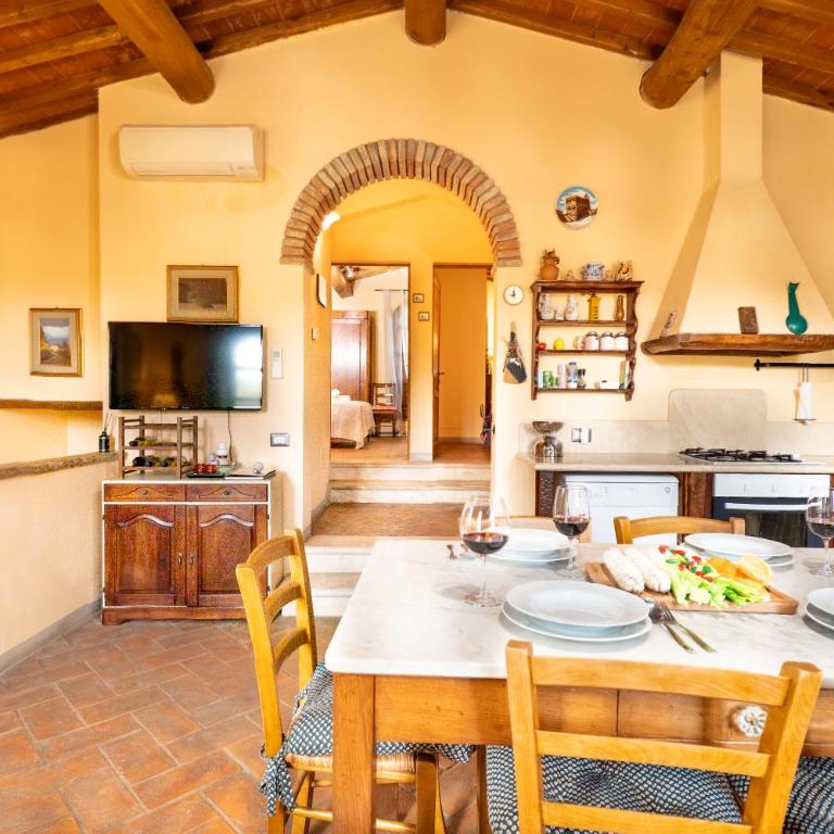 San Galgano, Pool and Lake View - Two-Bedroom Apartment - 14