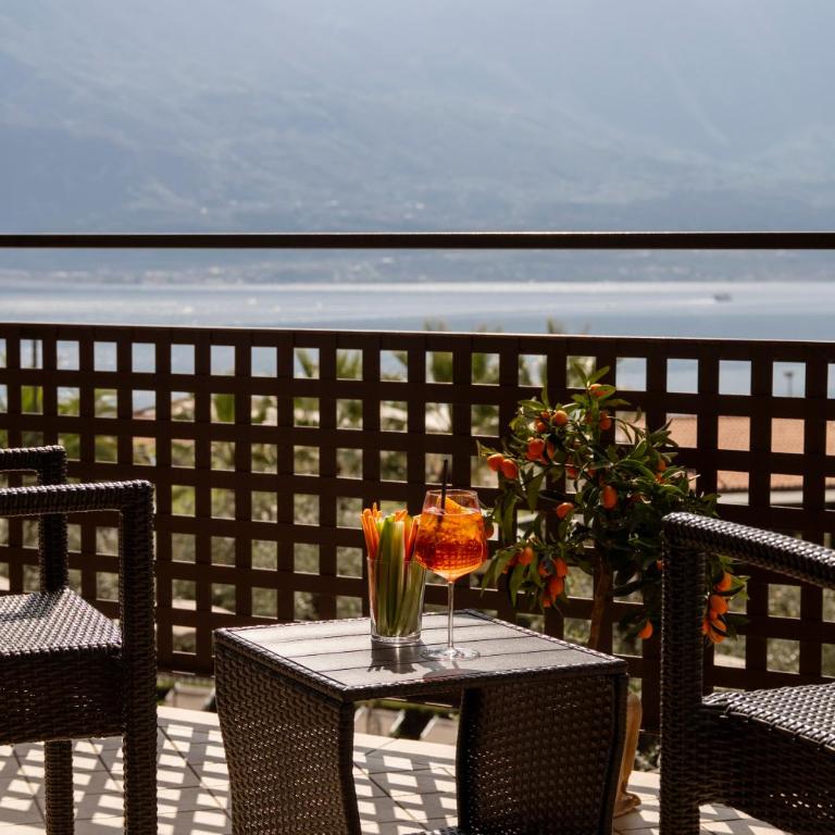 Hotel Coste - Camera Matrimoniale Superior con Vista Lago - 2