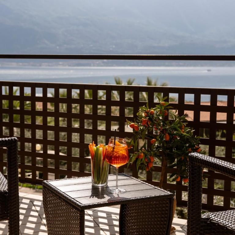 Hotel Coste - Camera Matrimoniale Superior con Vista Lago - 3