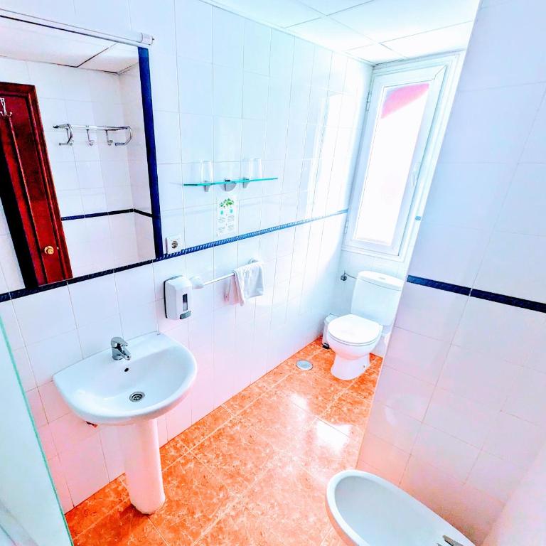 Hostal Jentoft - Habitación Doble Estándar con aparcamiento gratuito - 1 o 2 camas - 8