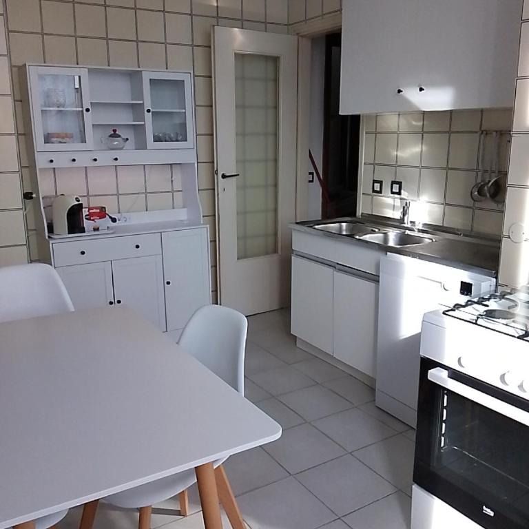Appartamento panoramico Cagliari, I TRE GRILLI, centro - Three-Bedroom Apartment - 19