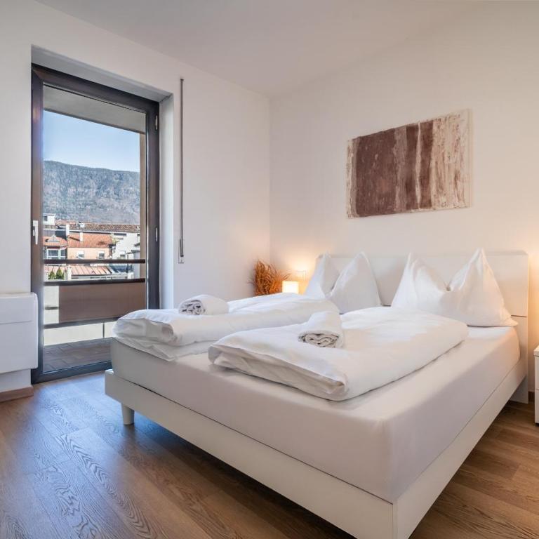 Lumos - The City Center Apartment - One-Bedroom Apartment with Balcony and City View - 10