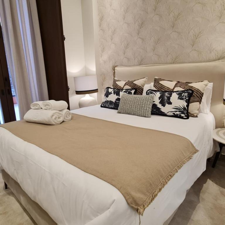 Suspiro 101 Cosmopolitan Loft - One-Bedroom Apartment - 3