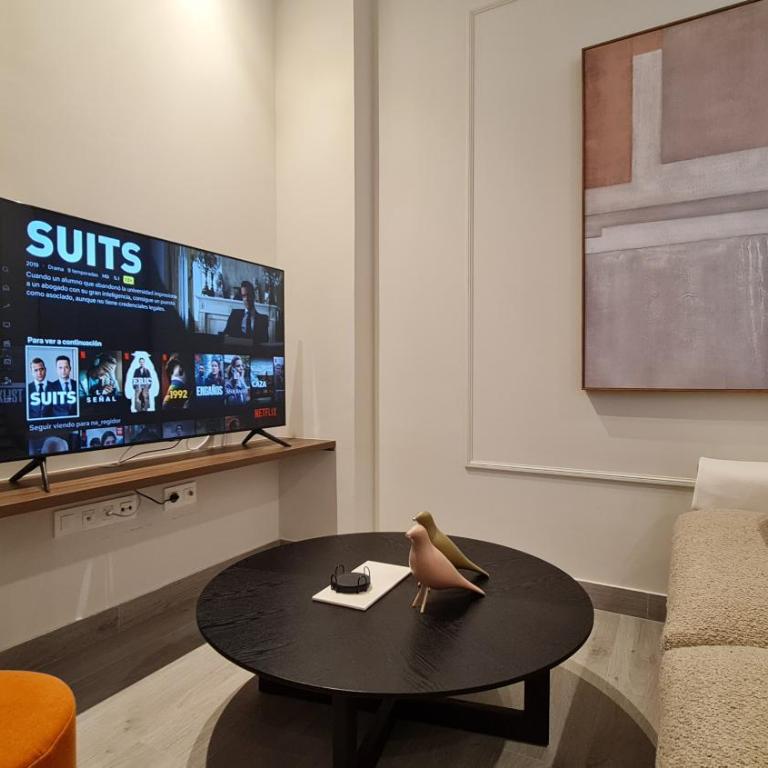 Suspiro 101 Cosmopolitan Loft - One-Bedroom Apartment - 6