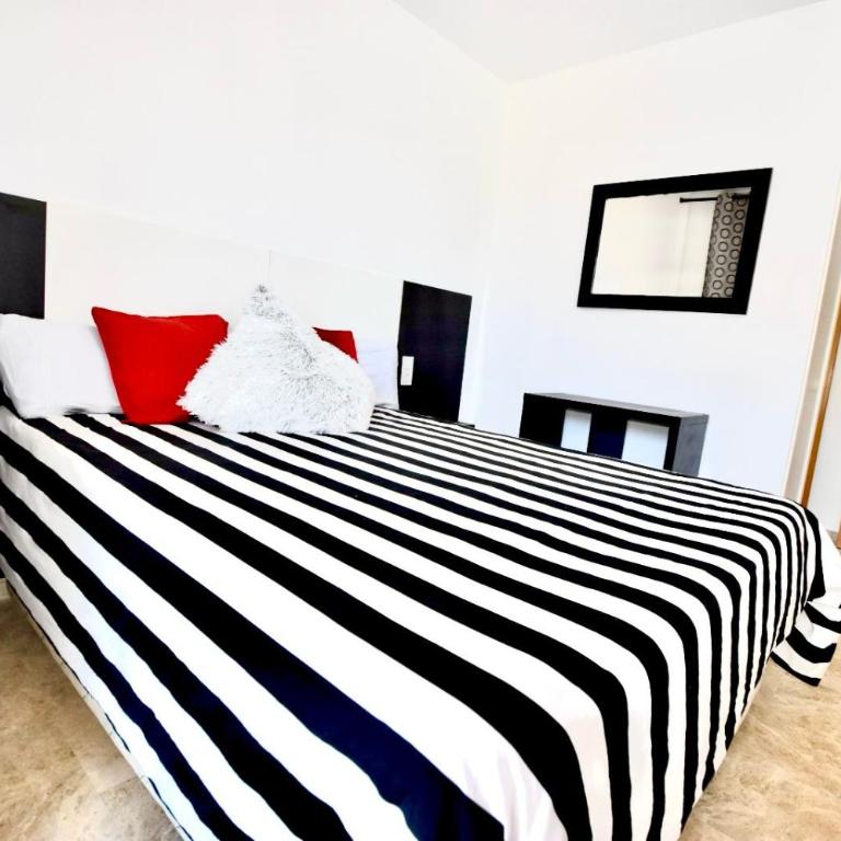Ventura Park A-5 - Two-Bedroom Apartment - 2