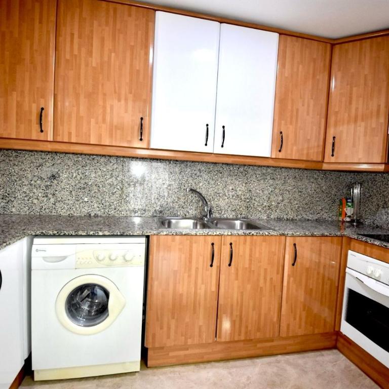 Ventura Park A-5 - Two-Bedroom Apartment - 11