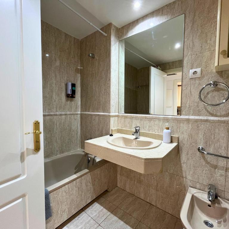 JC Suites, Madrid Airport - Apartamento de 1 dormitorio - 11