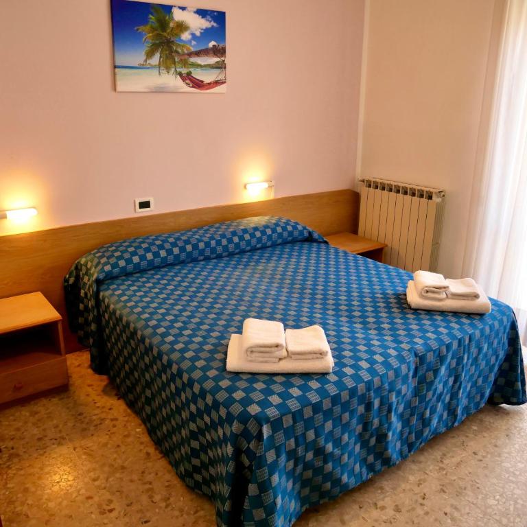 Hotel Jole - Camera Matrimoniale con Balcone - 3