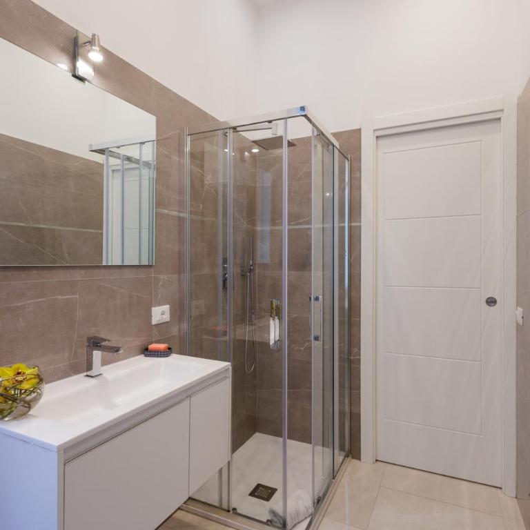 Genoa Lux Apartments with parking - Superior Apartment - 2
