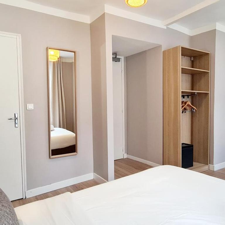 Hotel de France 18 - Chambre Triple avec Salle de Bains Privative - 1