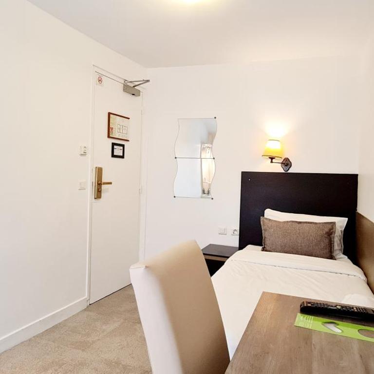 Hotel de France 18 - Chambre Simple avec Salle de Bains Commune - 2