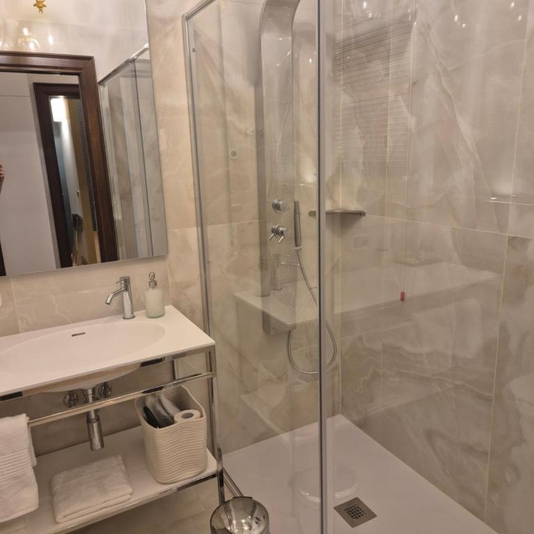Alla Vite Dorata - Appartamento Deluxe con 2 Camere da Letto e Balcone - 8
