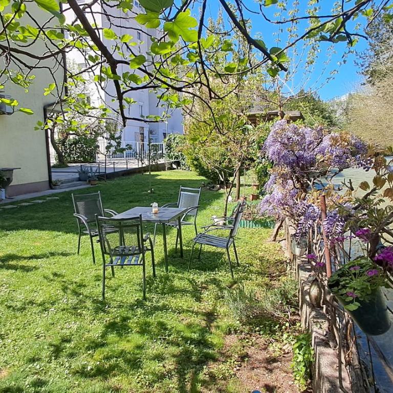 Villa Tamara with garden and river view - free private parking & garage - Apartment - Ground Floor - 10