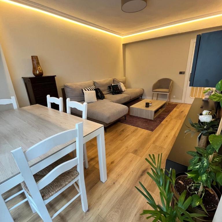 Casa Elso Pamplona - Apartamento de 3 dormitorios con balcón - 12