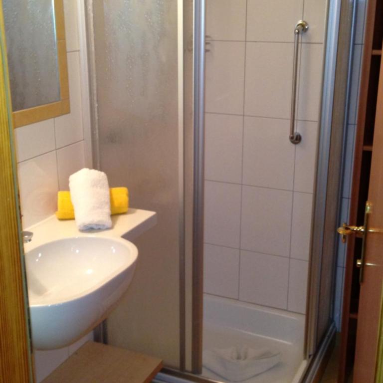 Pension Sonneck - Doppelzimmer mit Balkon - 5